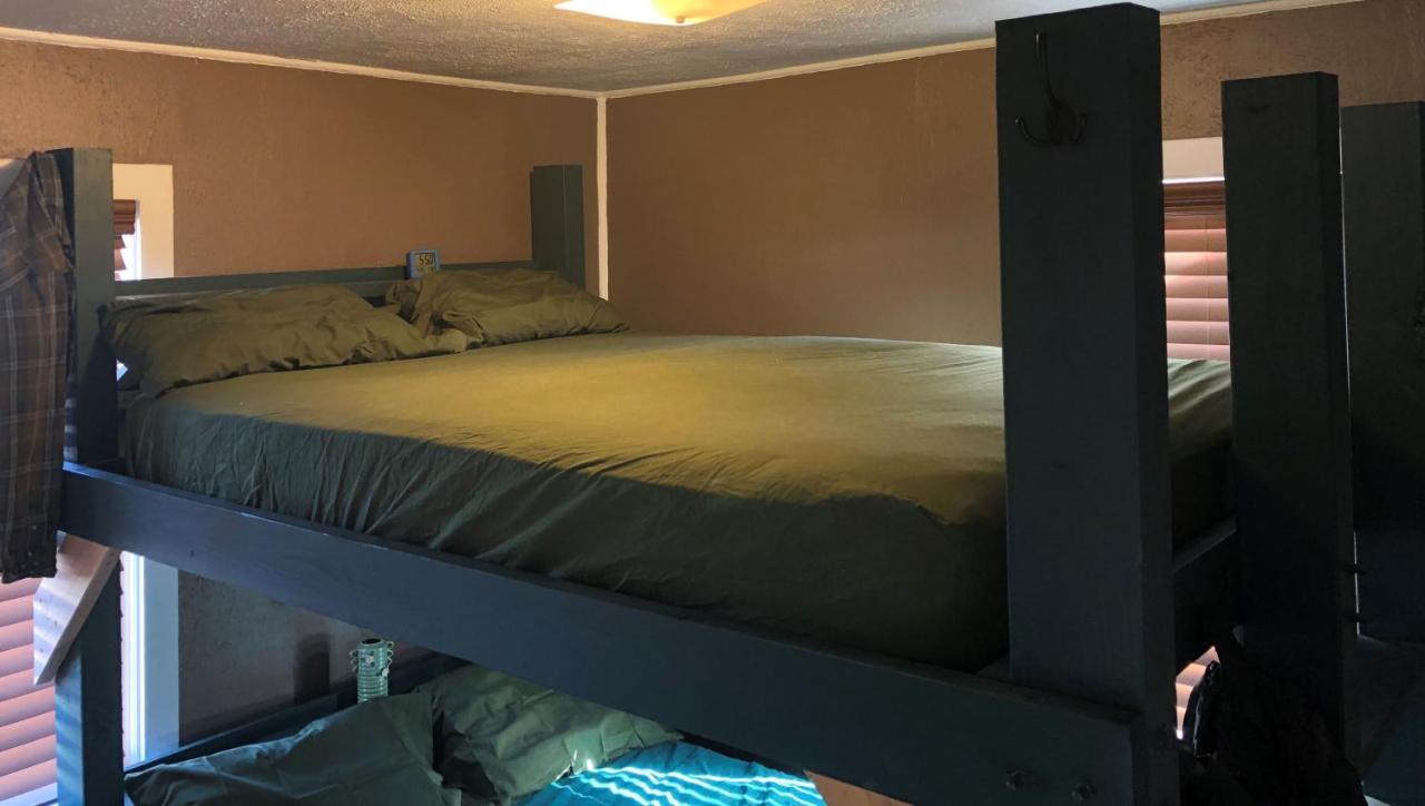 Lava Flow Hostel Grants Luaran gambar